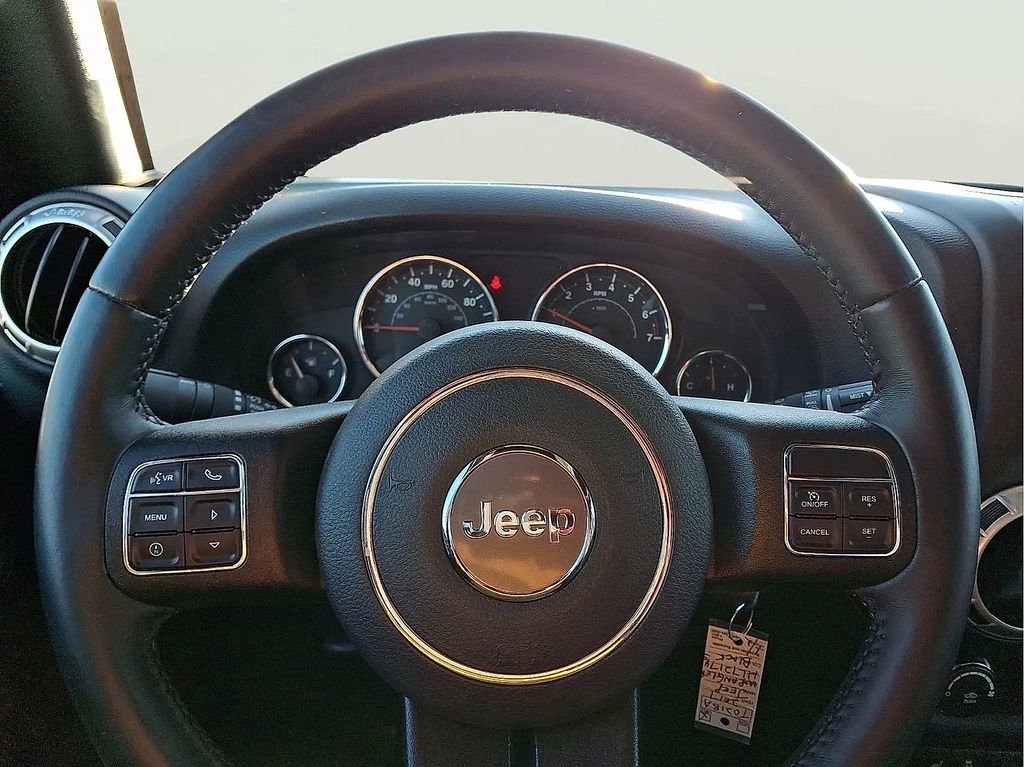 Used 2017 Jeep Wrangler Unlimited Rubicon w/ Dual Top Group image 25