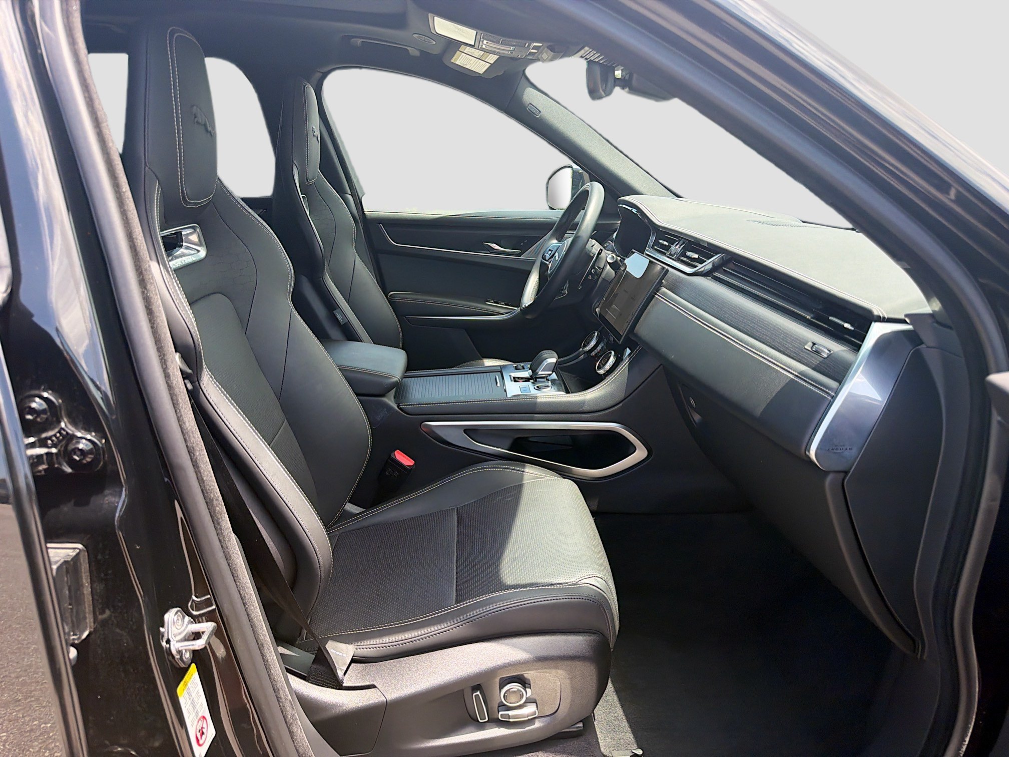 Used 2026 Jaguar F-PACE R-Dynamic S AWD/4WD image 16