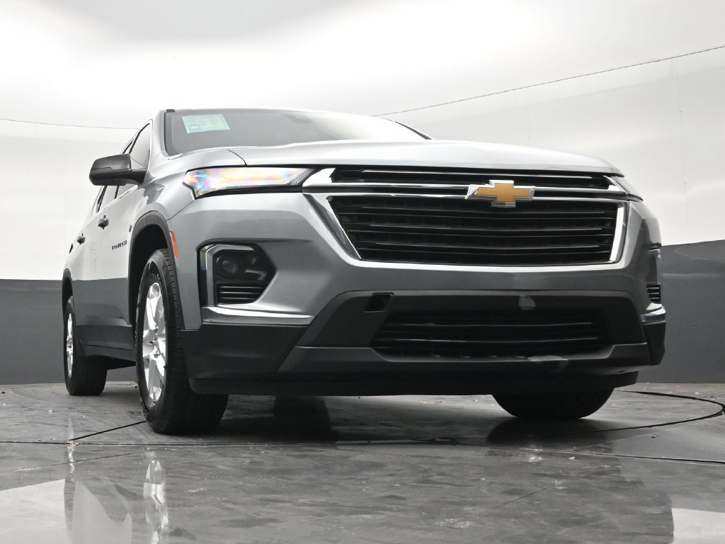 Used 2023 Chevrolet Traverse LS FWD image 26