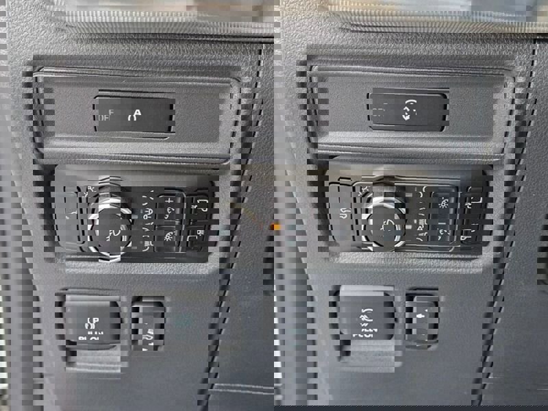 New 2025 Ford F150 Lariat w/ Equipment Group 502A High image 31