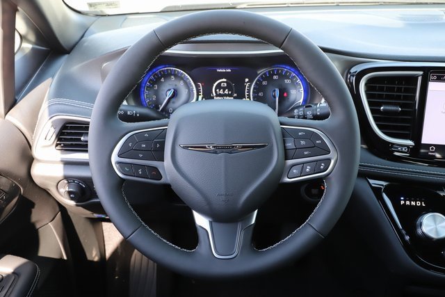 New 2026 Chrysler Pacifica Select image 24
