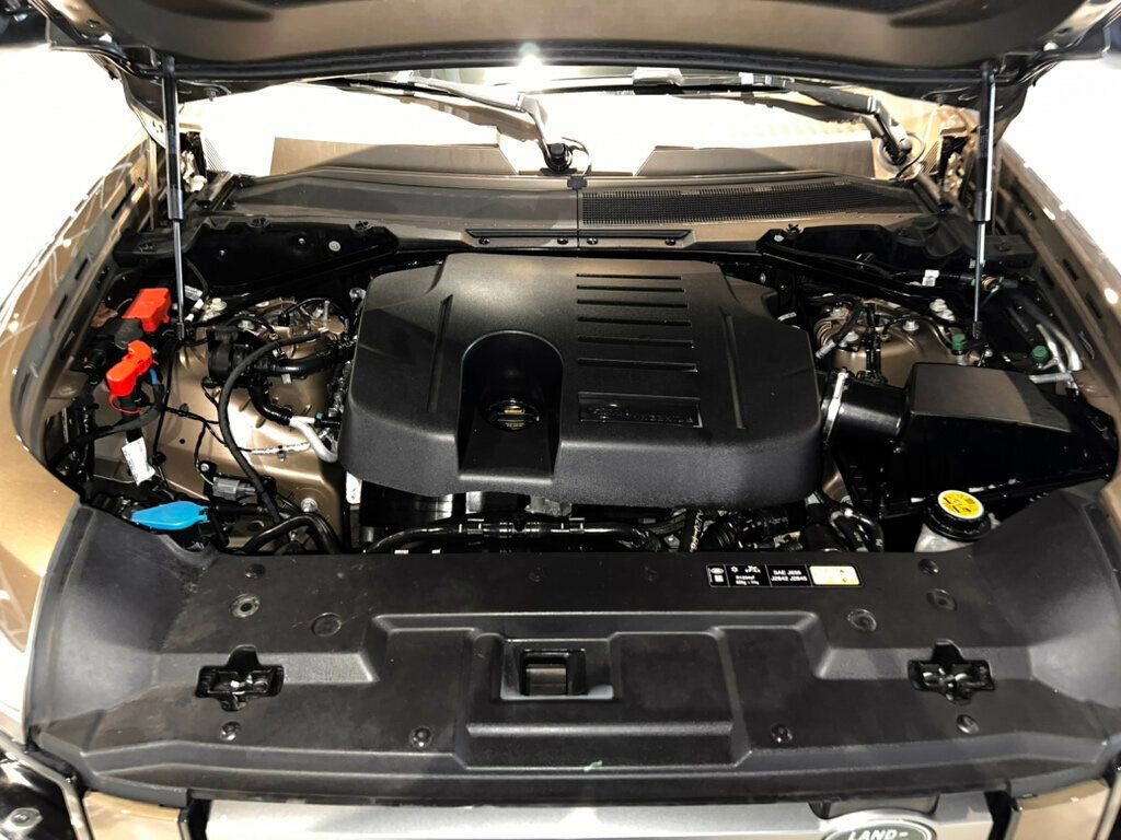 Used 2023 Land Rover Defender 110 X-Dynamic SE image 9