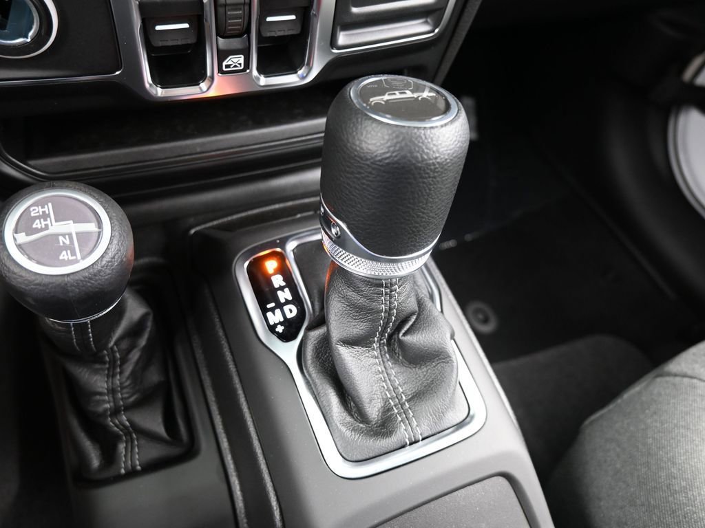 Used 2025 Jeep Gladiator Sport image 19