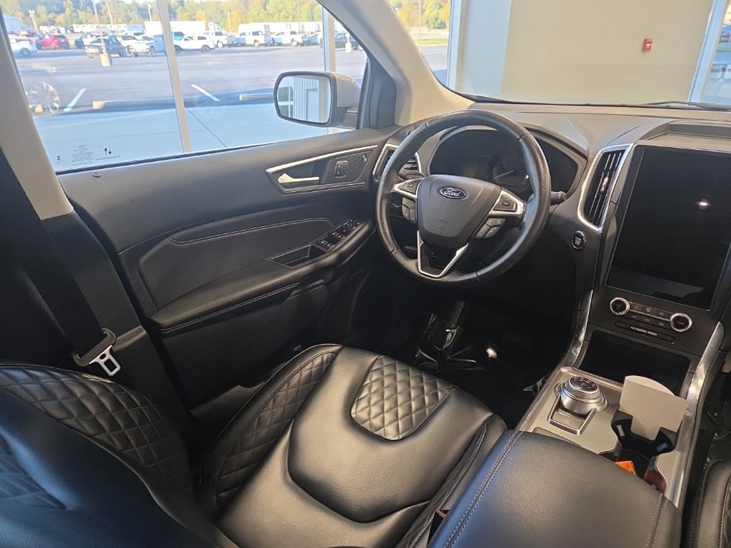 Used 2024 Ford Edge Titanium image 17