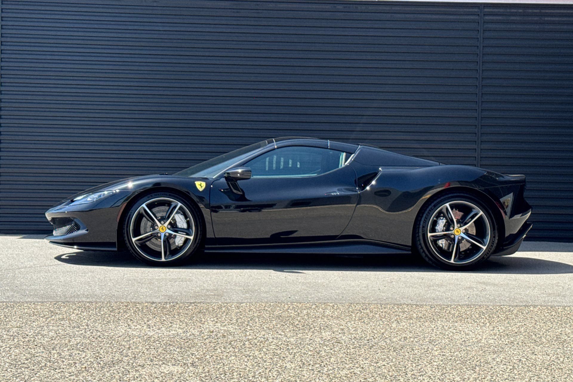 Used 2024 Ferrari 296 GTS RWD image 2