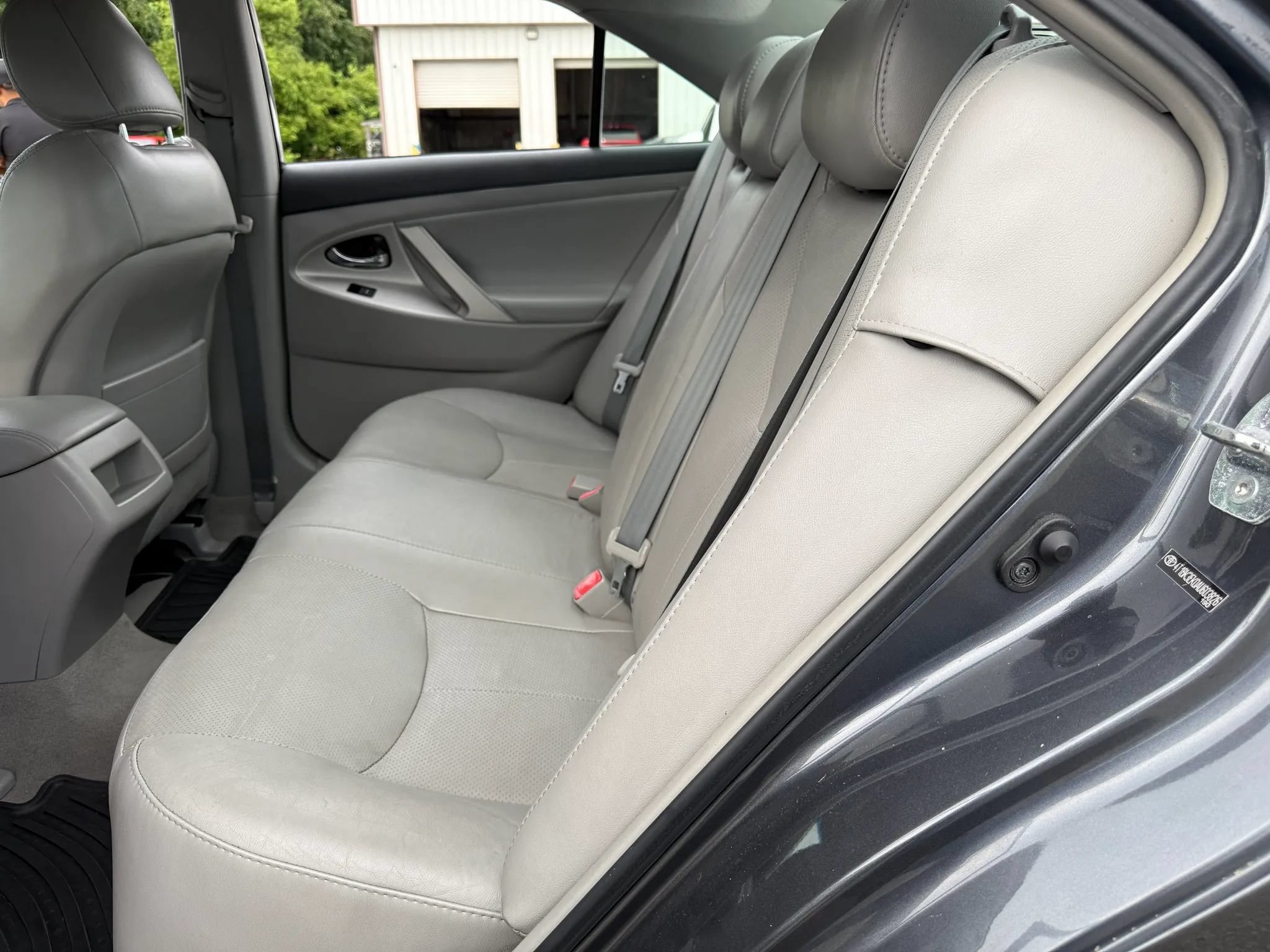 Used 2010 Toyota Camry SE FWD image 21