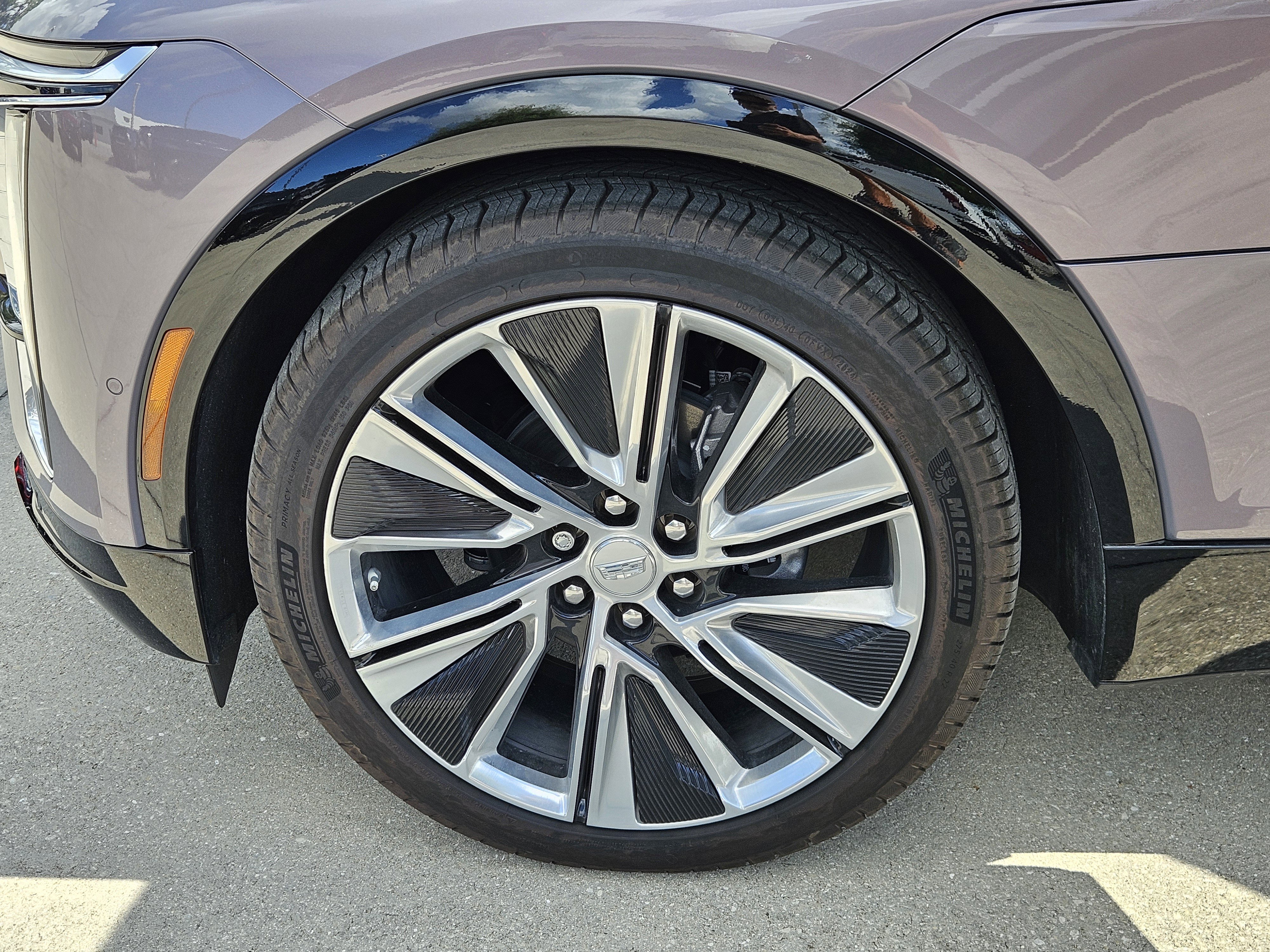 New 2025 Cadillac Lyriq Luxury w/ LPO, Floor Liner Package RWD image 37
