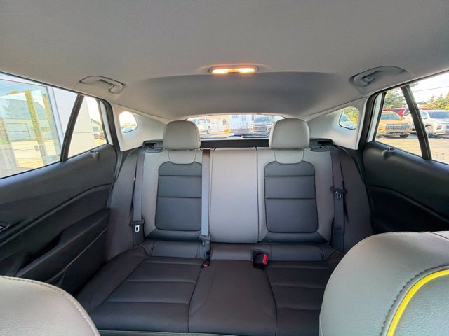 Used 2025 Chevrolet Trax ACTIV w/ Sunroof Package FWD image 21