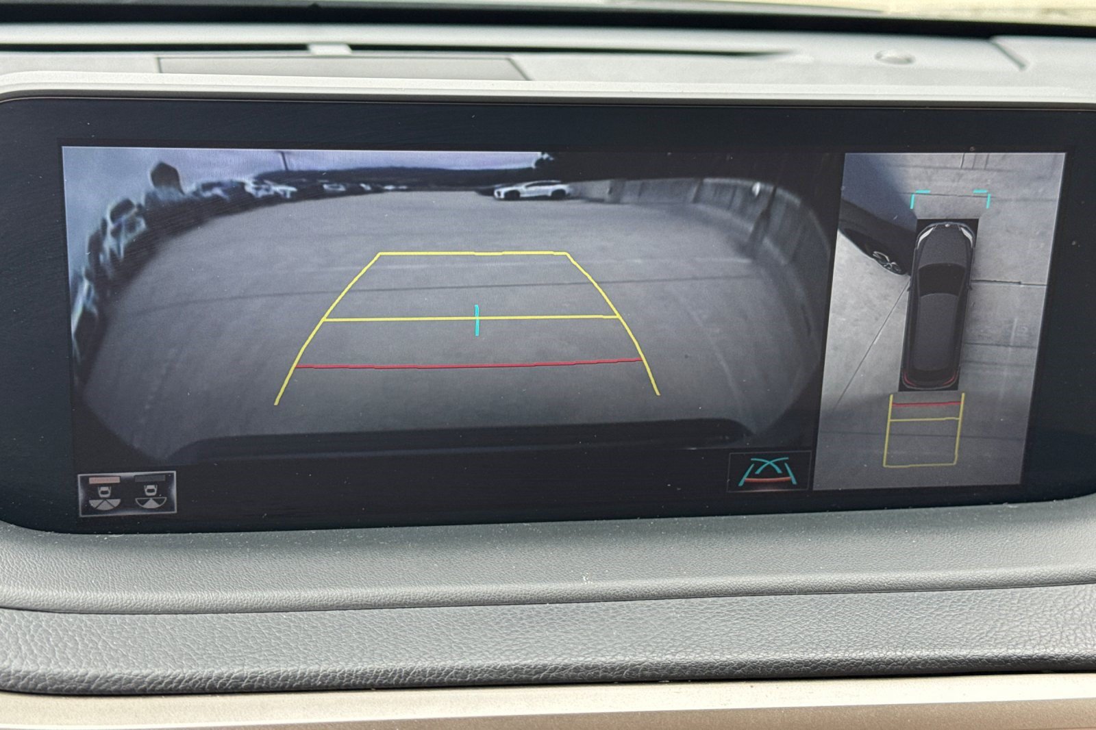 Used 2022 Lexus RX 350L Premium w/ Premium Package AWD/4WD image 20
