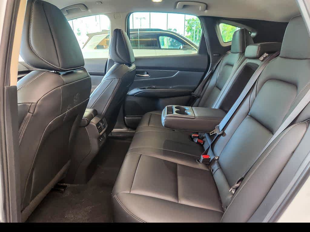 Used 2025 Nissan Murano SV AWD/4WD image 12