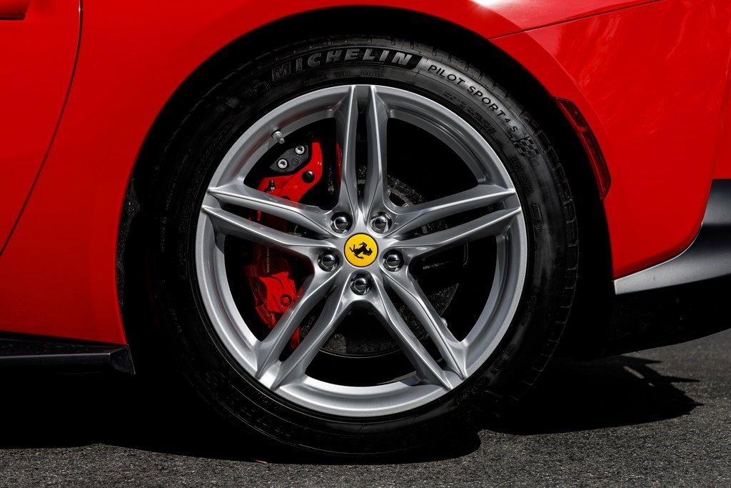 Used 2019 Ferrari 812 Superfast image 13