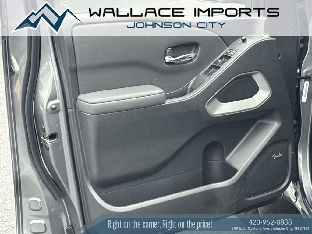 Used 2024 Nissan Frontier SL w/ Technology Package RWD image 12