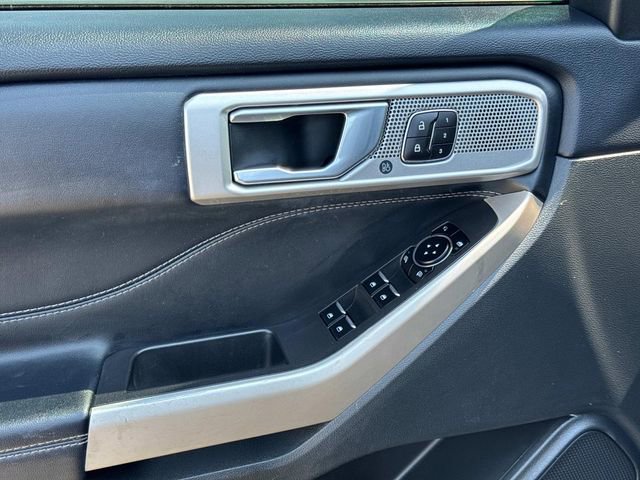 Used 2023 Ford Explorer Limited w/ Equipment Group 301A image 31