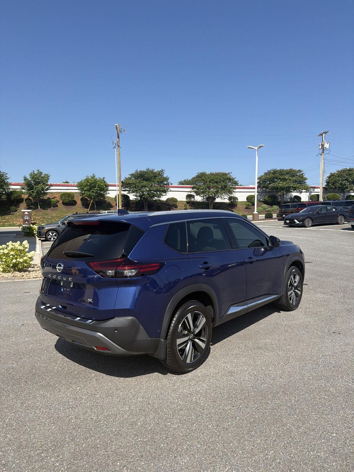 Used 2022 Nissan Rogue SL w/ SL Premium Package FWD image 4