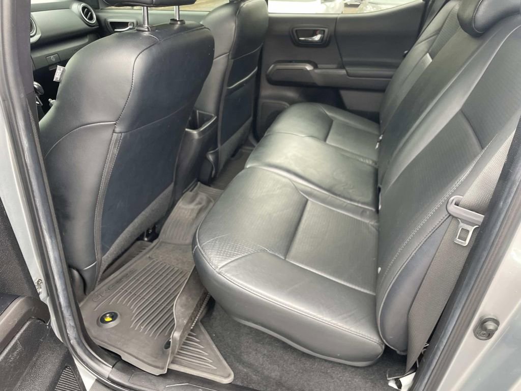 Used 2022 Toyota Tacoma TRD Off-Road w/ TRD Premium Off Road Package image 13