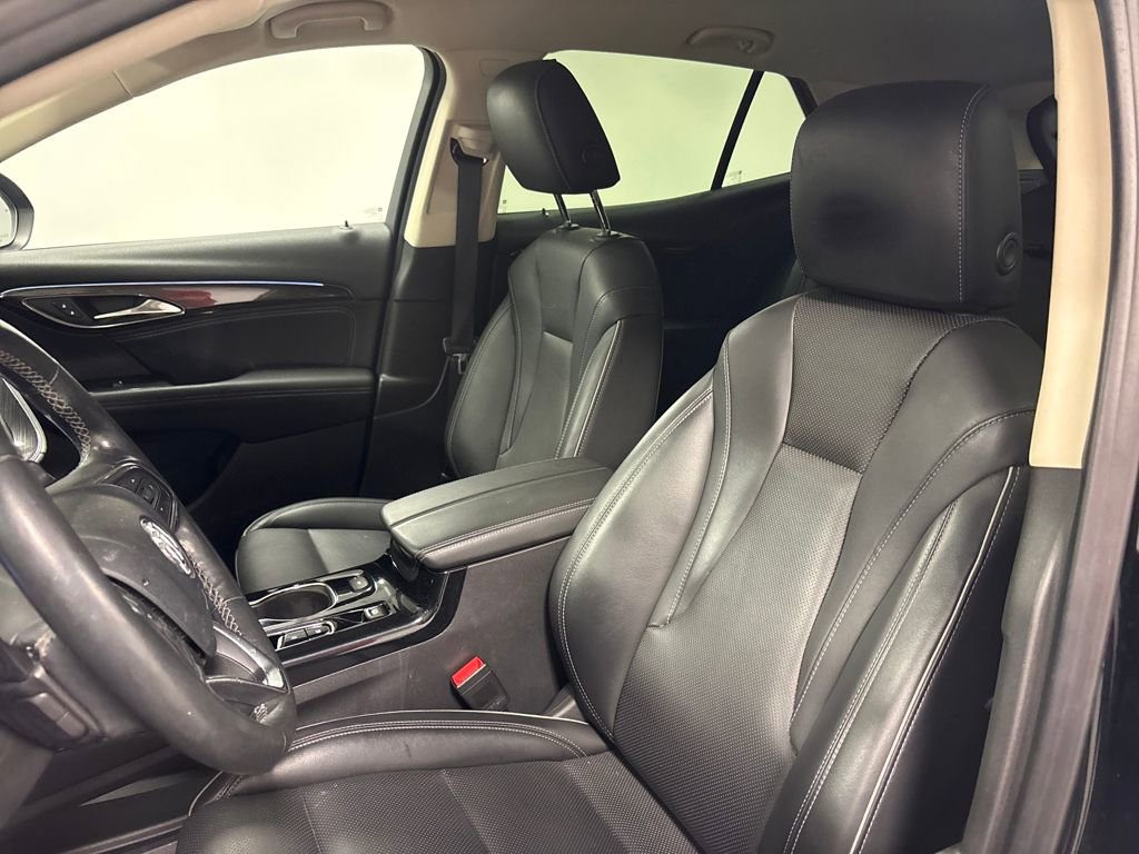 Used 2023 Buick Envision Essence image 27