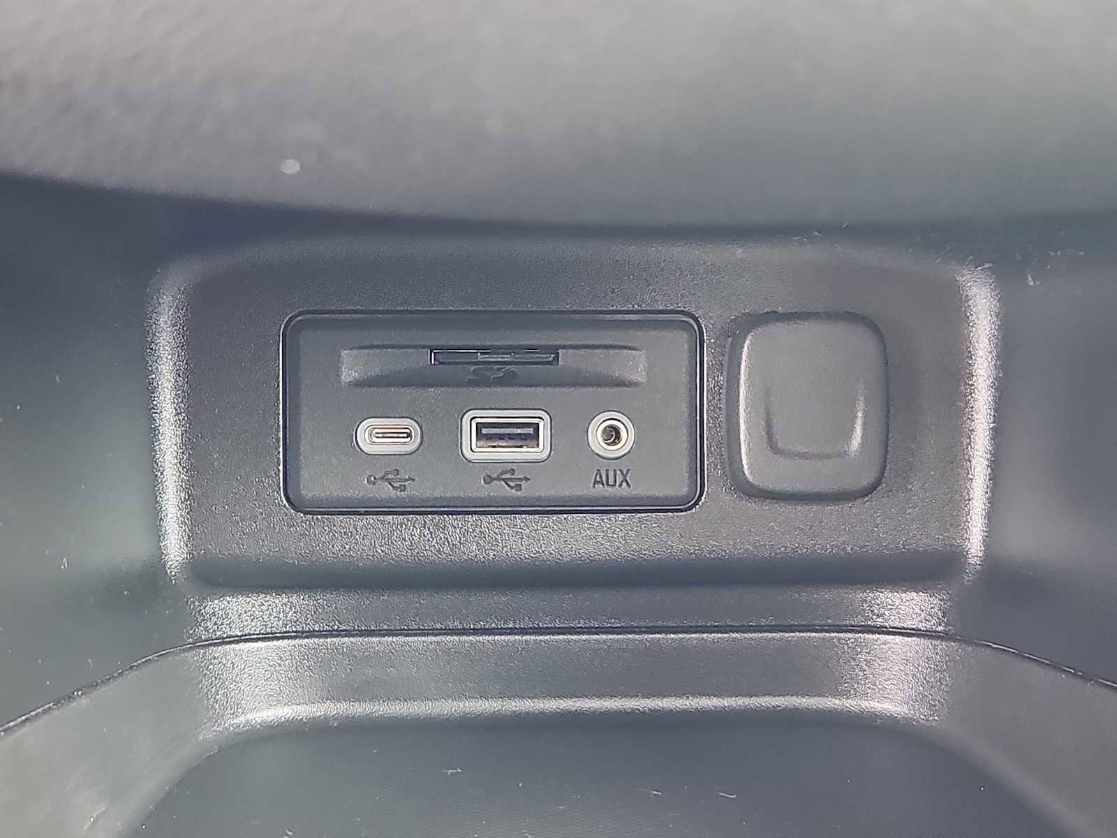 Used 2022 Chevrolet Equinox RS w/ RS Leather Package image 19