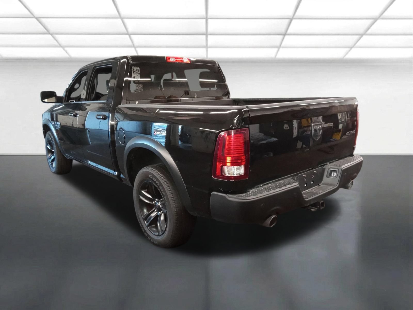 Used 2022 RAM 1500 Warlock AWD/4WD image 3