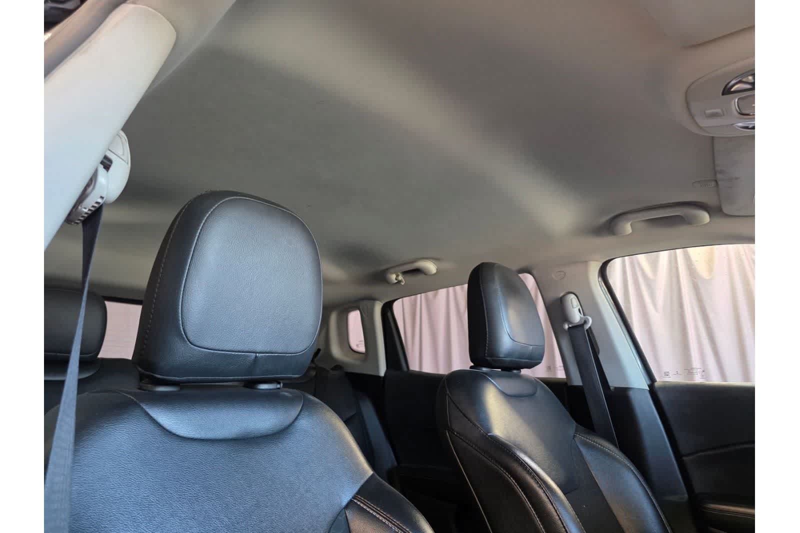 Used 2020 Jeep Compass Latitude FWD image 15