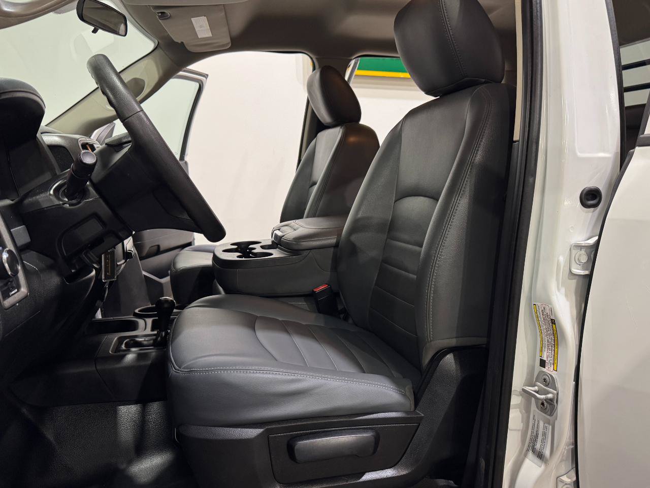 Used 2015 RAM 4500 Tradesman w/ Chrome Appearance Group AWD/4WD image 11