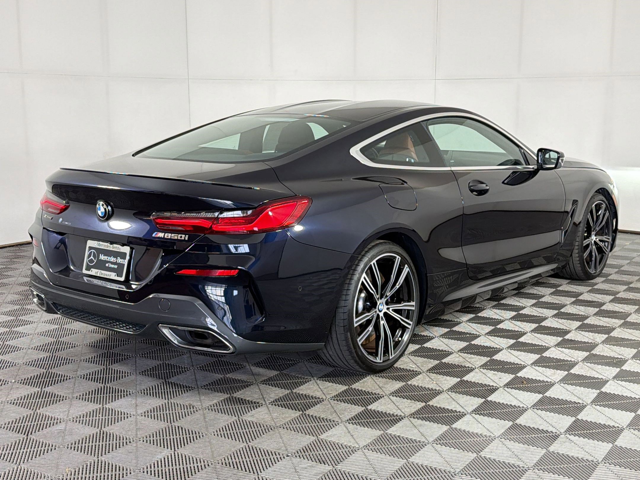 Used 2022 BMW M850i xDrive Coupe image 9
