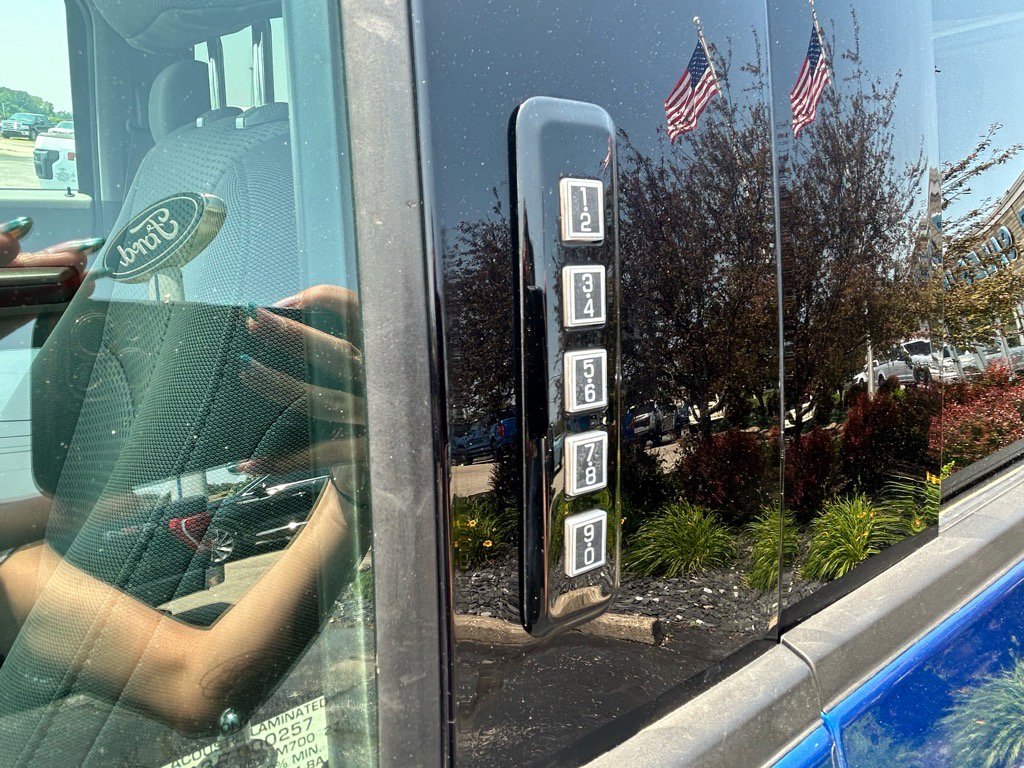 Used 2017 Ford F150 XLT w/ Equipment Group 302A Luxury image 13