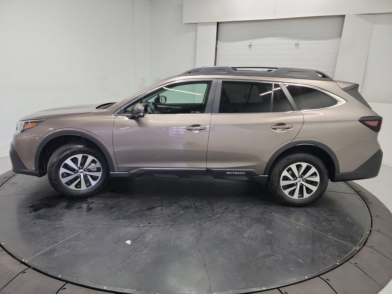 Used 2021 Subaru Outback Premium AWD/4WD image 4