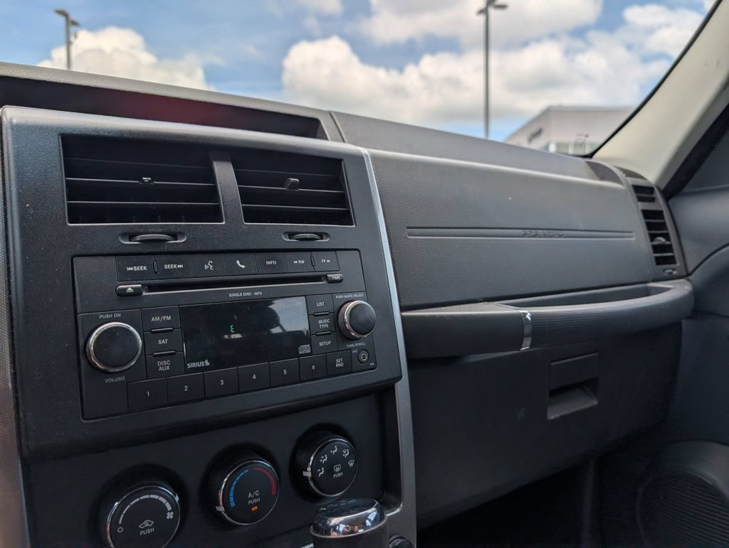 Used 2011 Jeep Liberty Sport AWD/4WD image 15