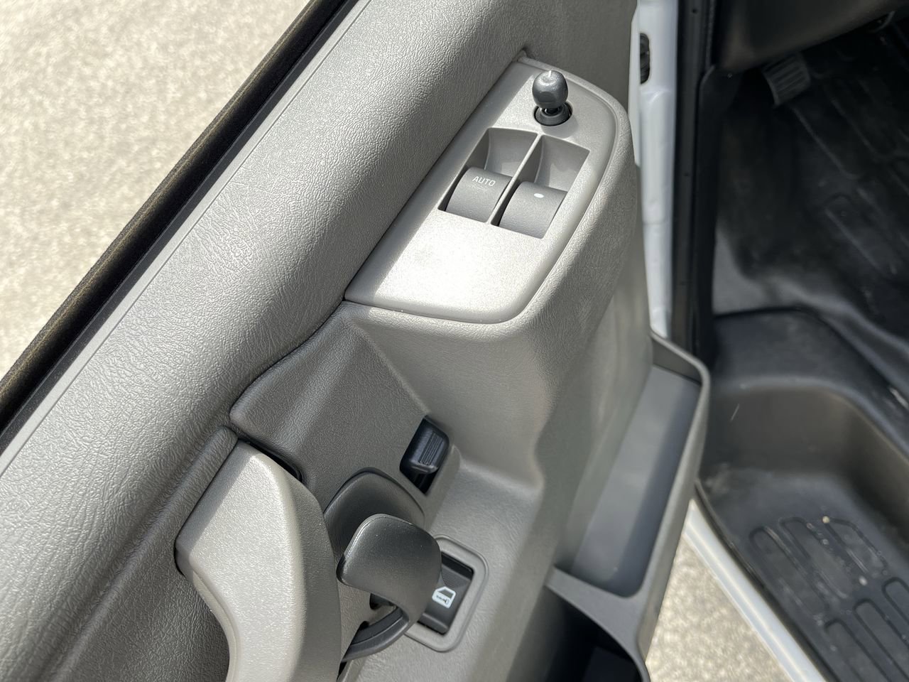 New 2026 GMC Savana 3500 w/ Power Convenience Package RWD image 7