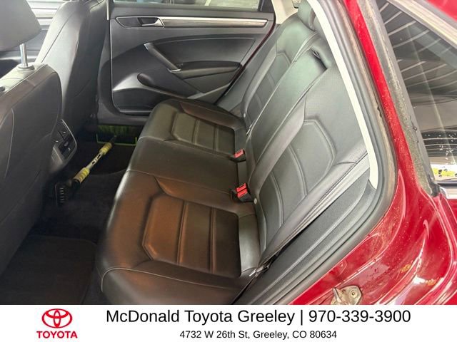 Used 2018 Volkswagen Passat 2.0T SE FWD image 16