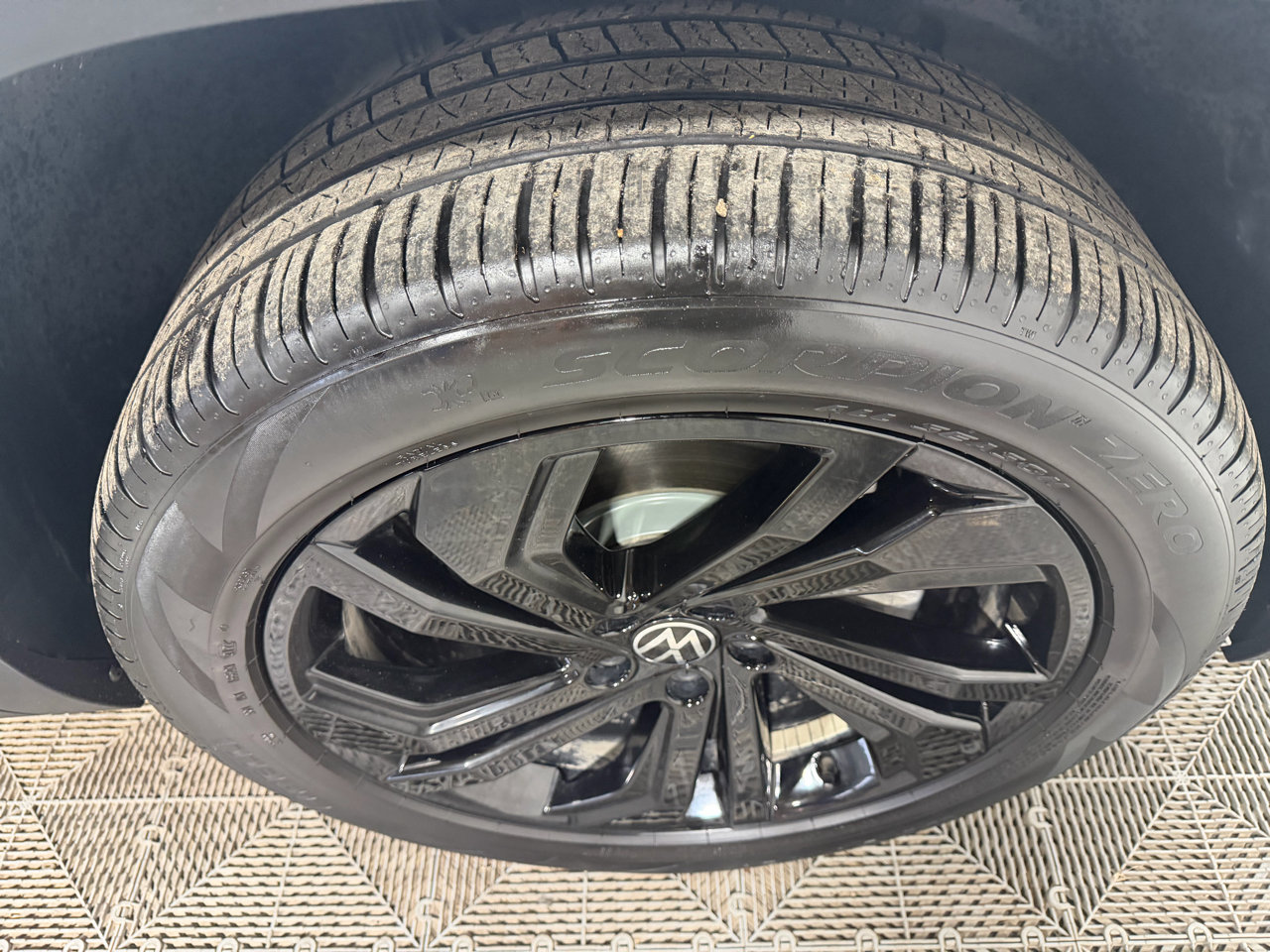 Used 2022 Volkswagen Atlas SE w/ Black Wheel Package image 11