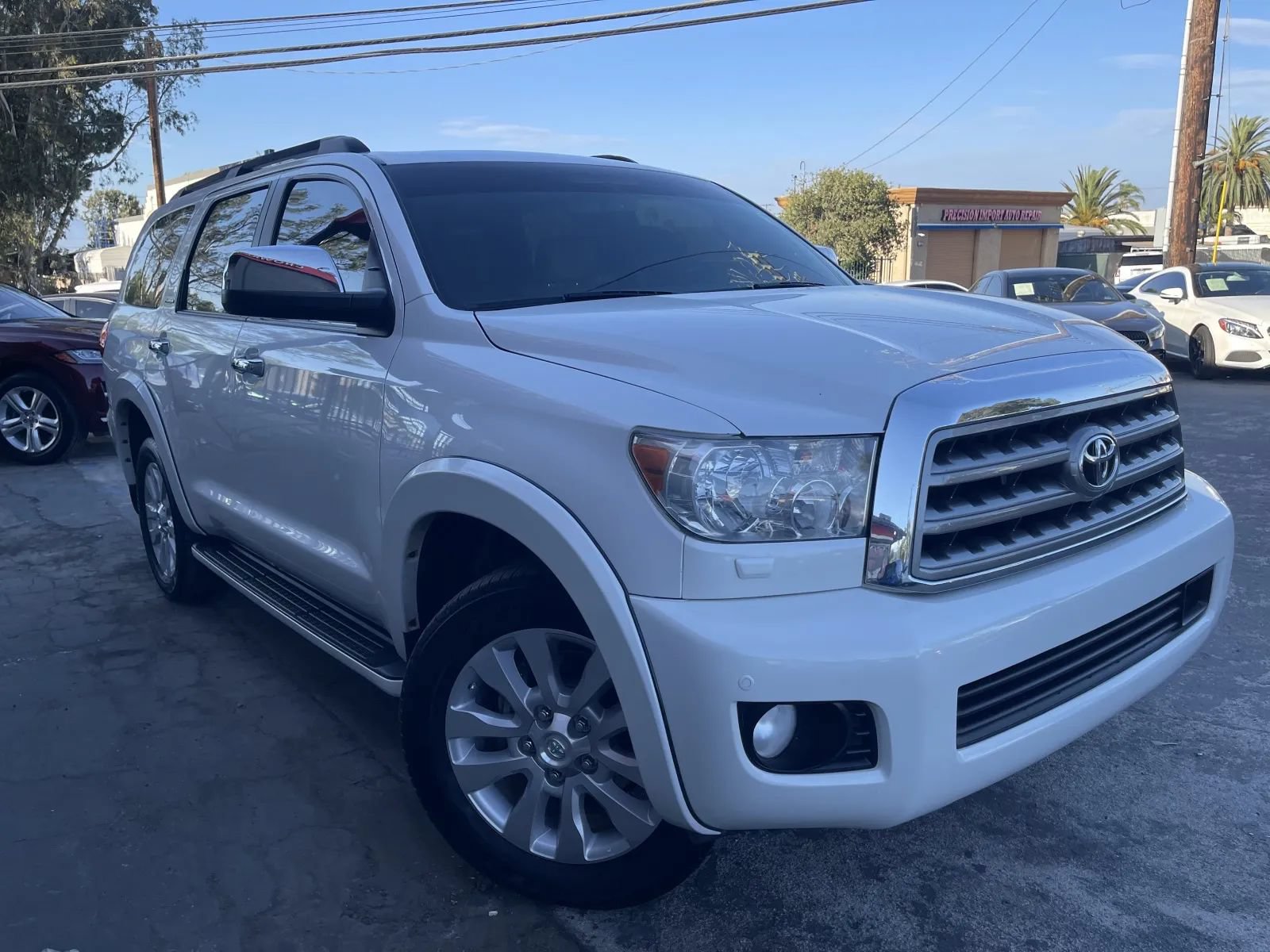 Used 2017 Toyota Sequoia Platinum RWD image 3