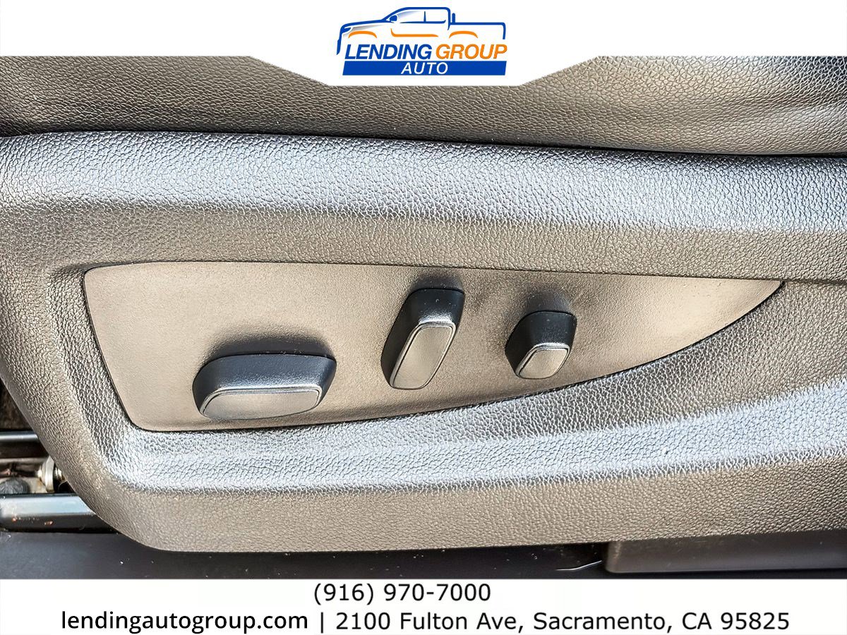 Used 2017 Chevrolet Suburban Premier image 21