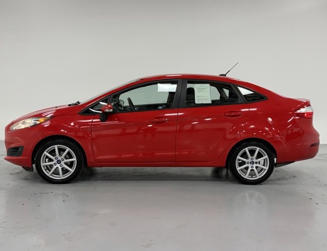 Used 2014 Ford Fiesta SE w/ Equipment Group 201B image 2