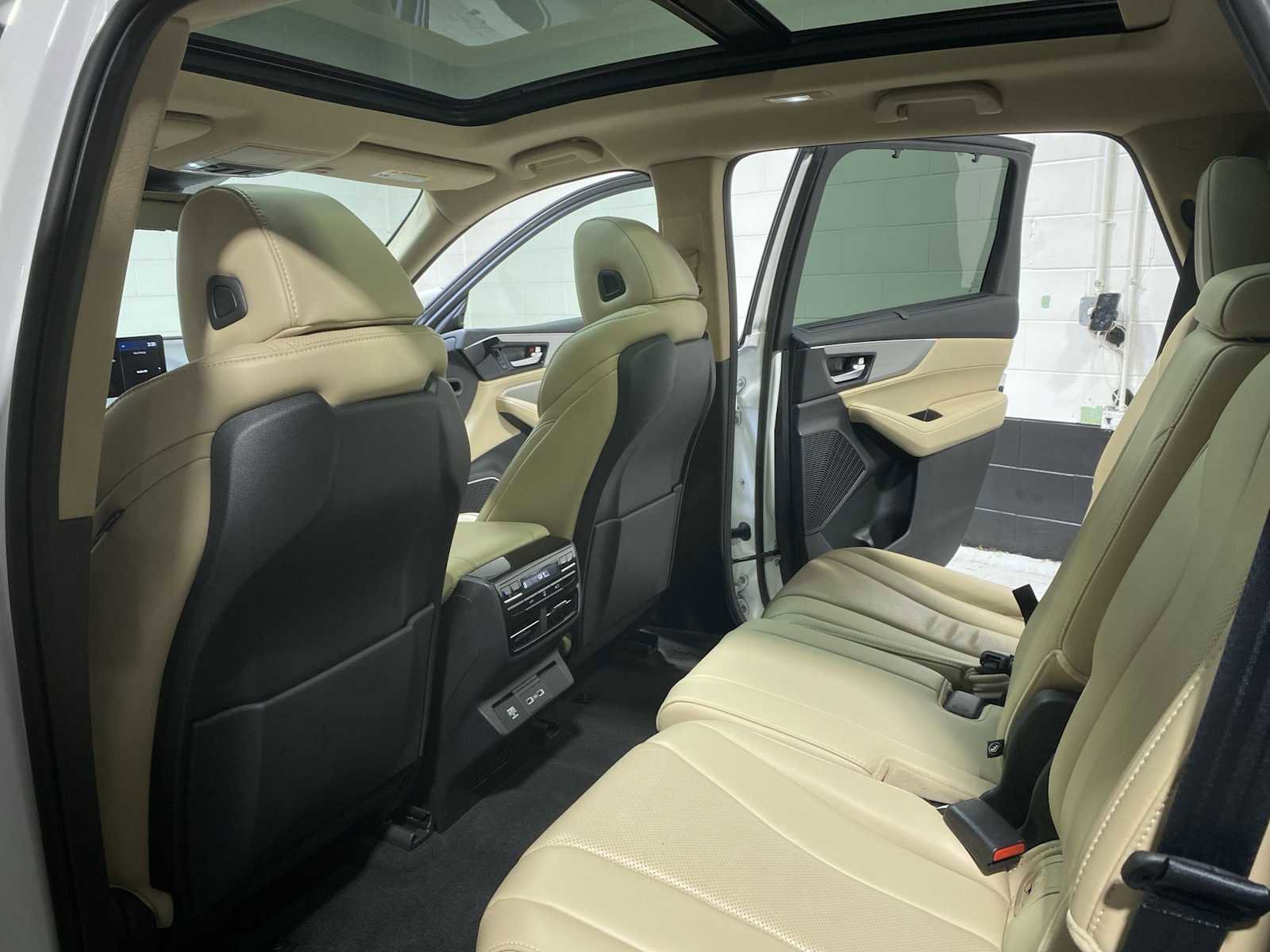 Certified 2023 Acura MDX SH-AWD w/ Technology Package image 12