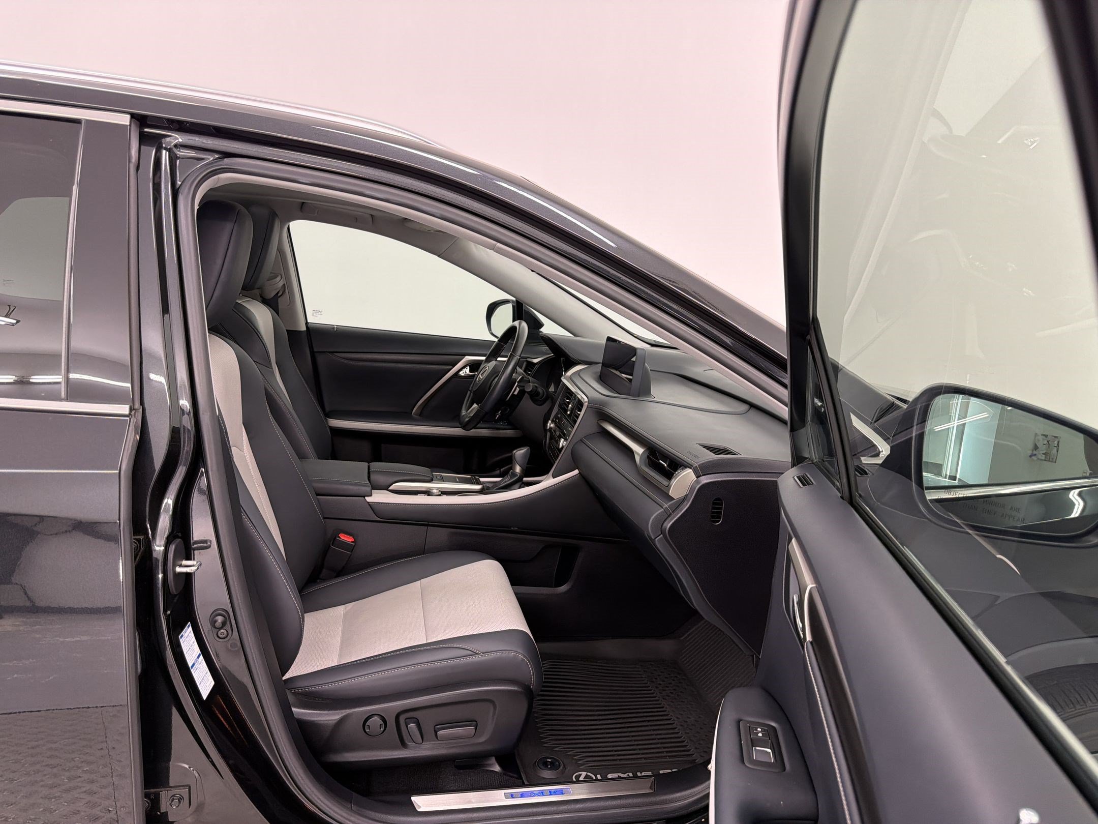 Certified 2022 Lexus RX 450h AWD w/ Special Edition image 29