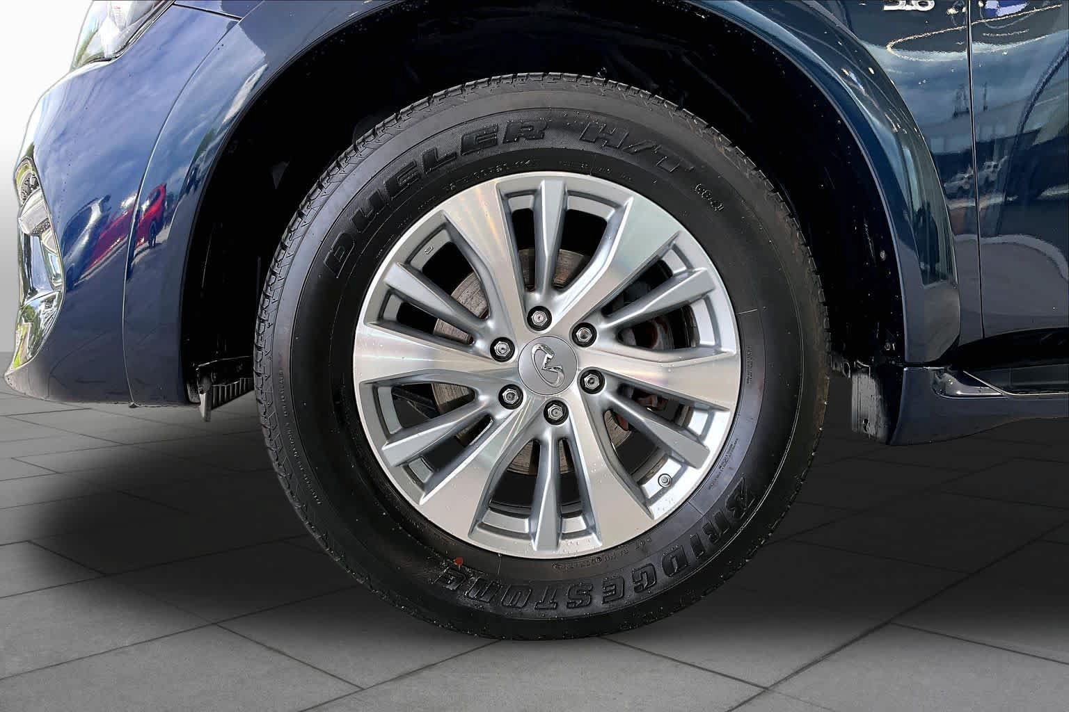 Used 2017 INFINITI QX80 2WD w/ Driver Assistance Package image 10