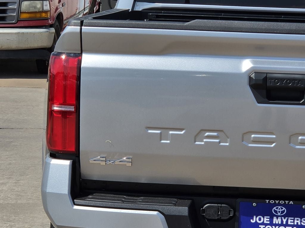 Used 2026 Toyota Tacoma SR5 AWD/4WD image 10