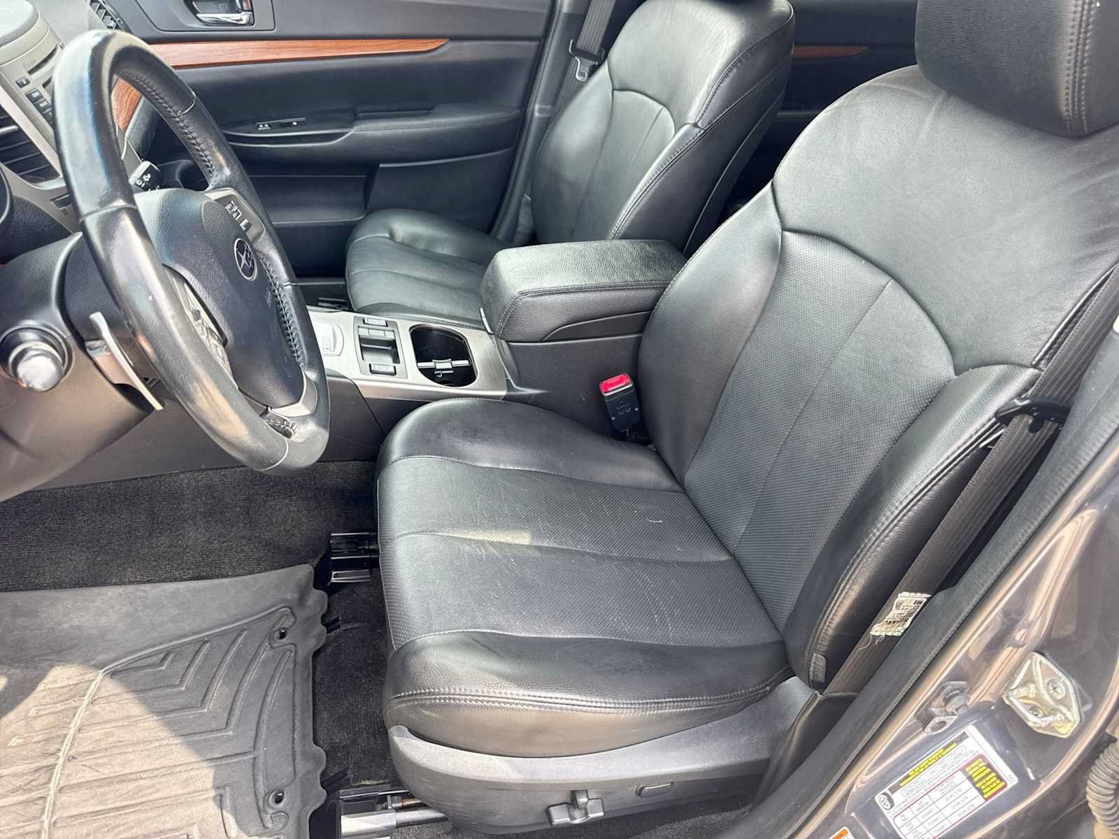 Used 2014 Subaru Outback 3.6R Limited w/ Moonroof Package AWD/4WD image 15
