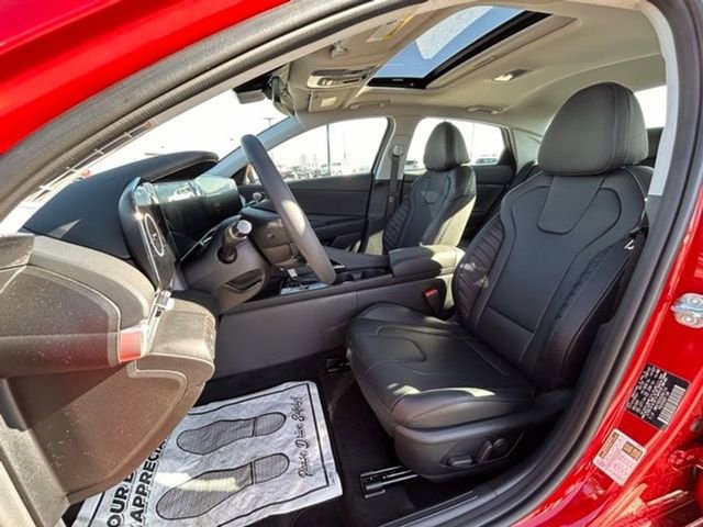 New 2025 Hyundai Elantra Limited w/ Cargo Package image 14