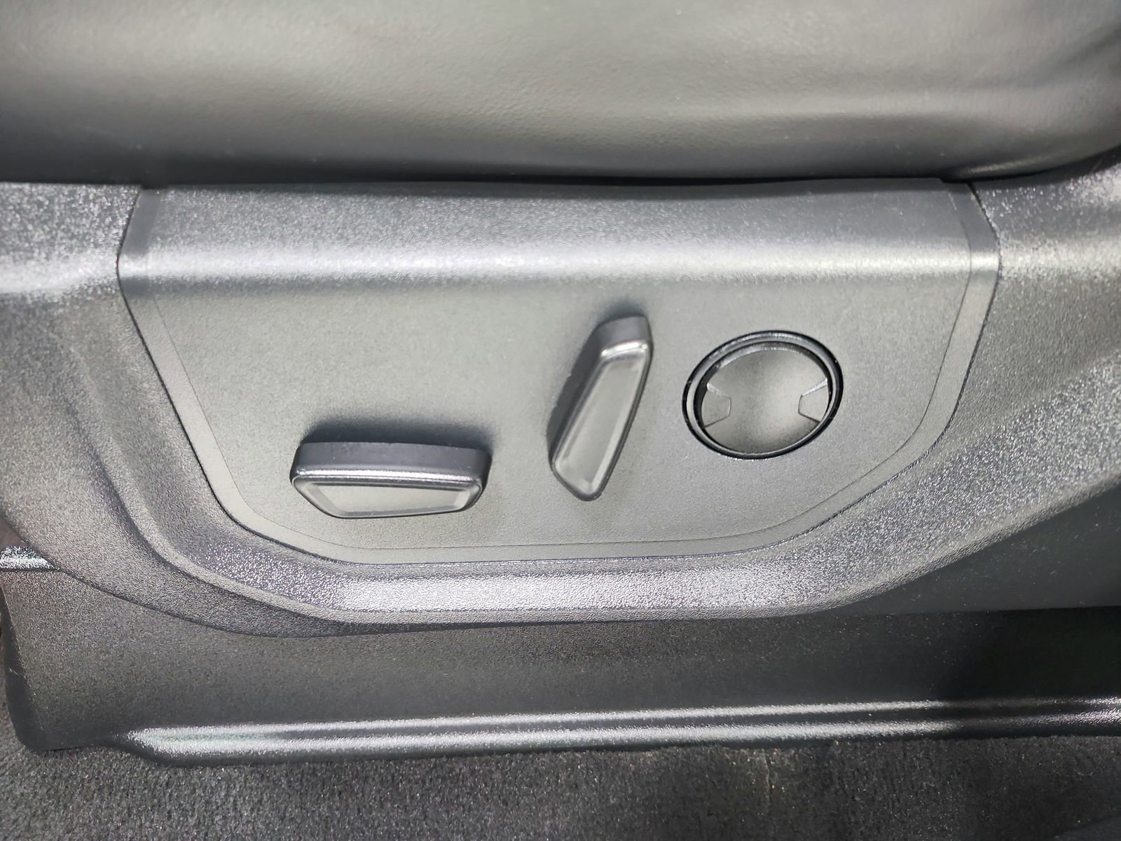 Used 2024 Ford Expedition XLT image 20