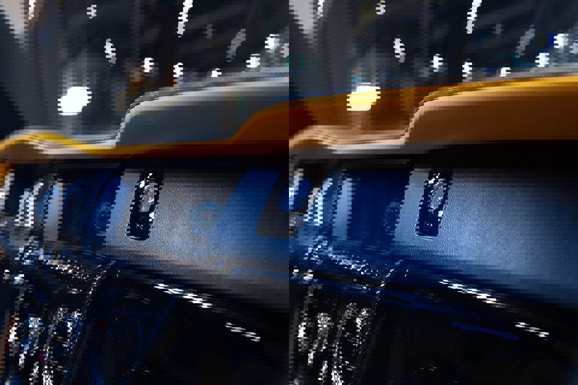 Used 2022 Rolls-Royce Cullinan Black Badge w/ Dark Exterior Package AWD/4WD image 20