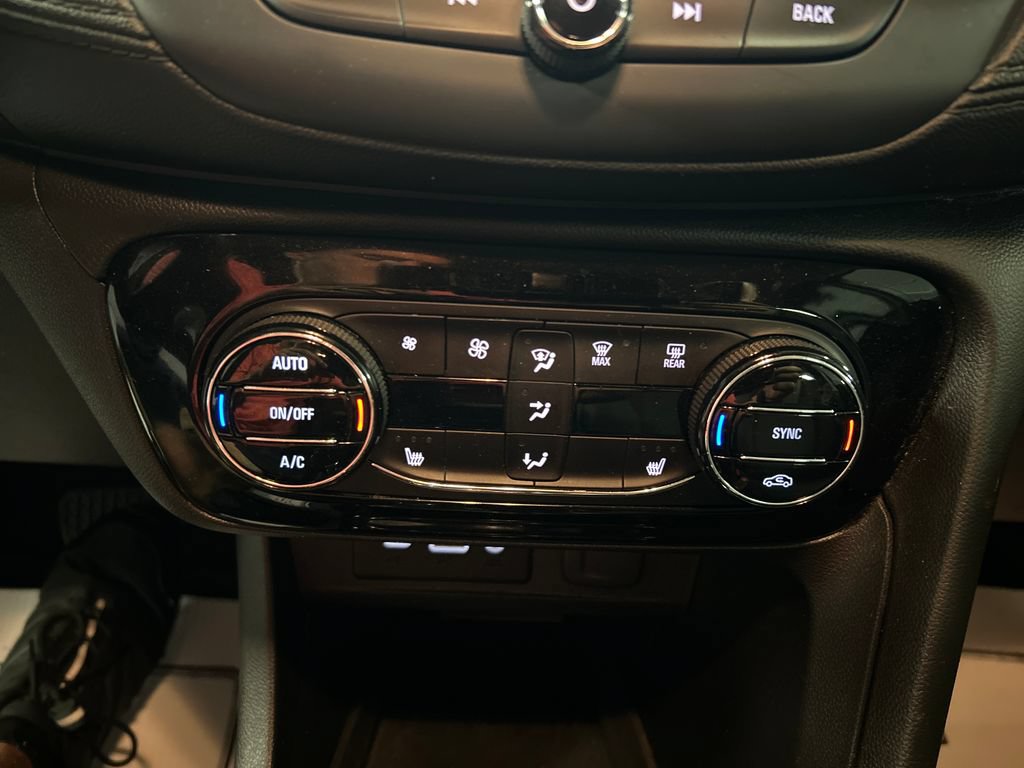 Used 2021 Buick Encore GX Select FWD image 19