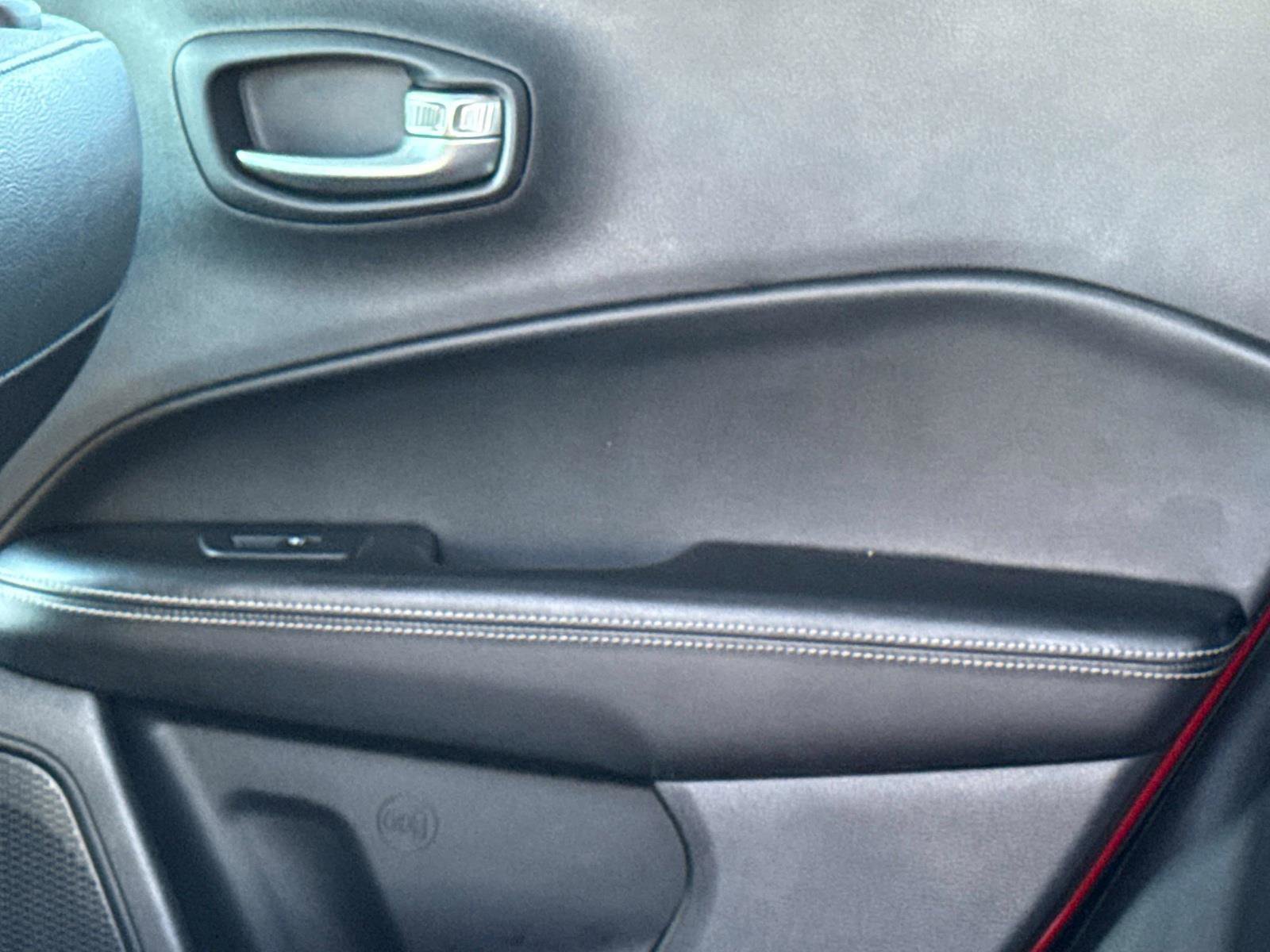 Used 2021 Jeep Compass Latitude w/ Sun and Sound Group image 14