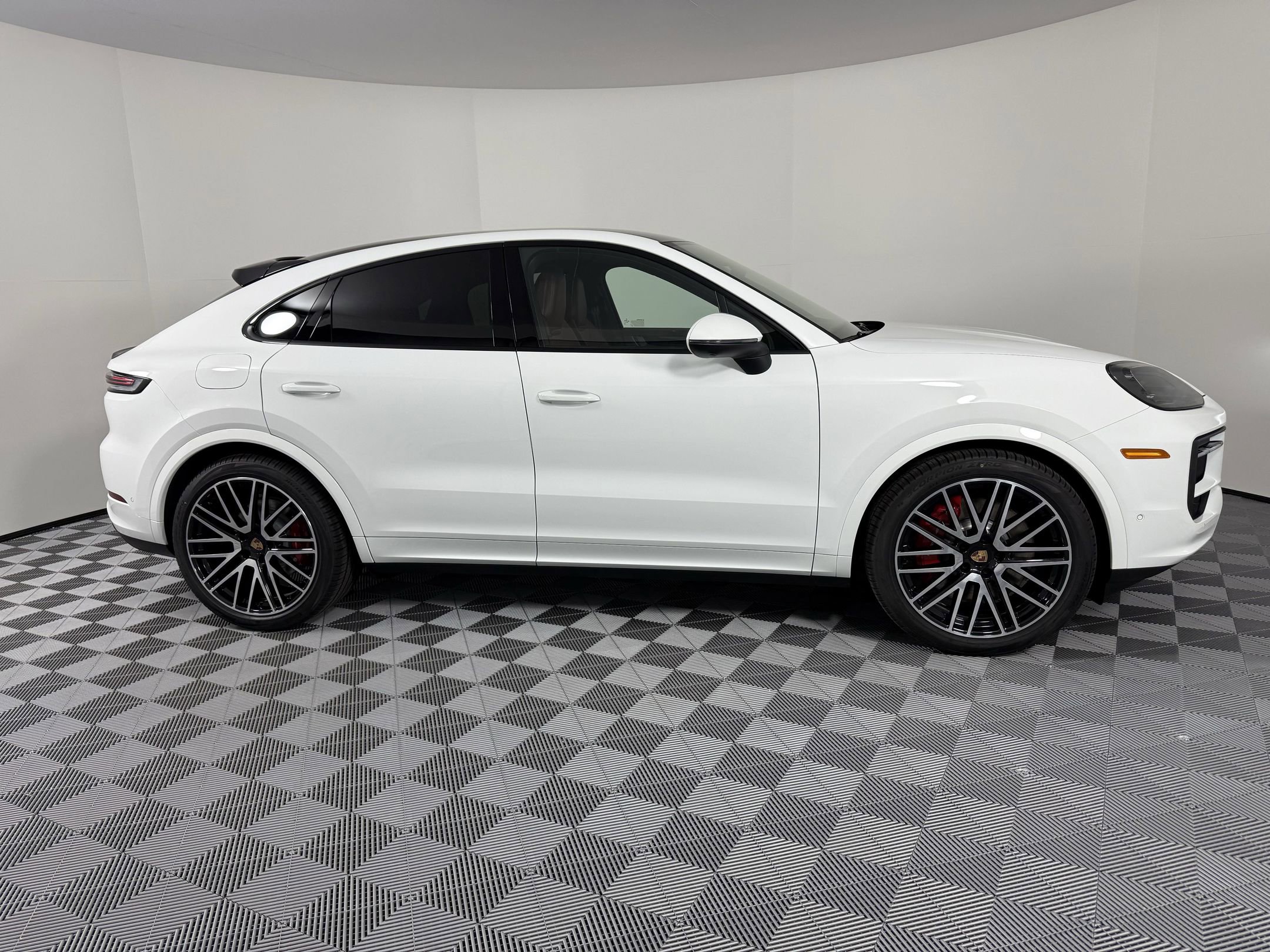 New 2026 Porsche Cayenne S image 8