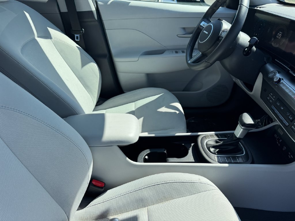 Certified 2025 Hyundai Kona SEL FWD image 10