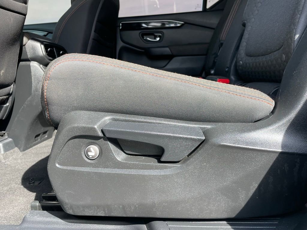 Certified 2025 Honda Pilot Sport image 39