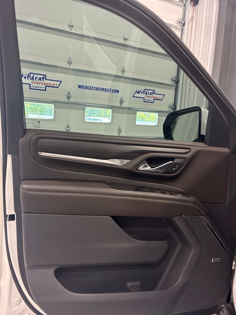 Used 2022 GMC Yukon Denali w/ Denali Premium Package AWD/4WD image 16