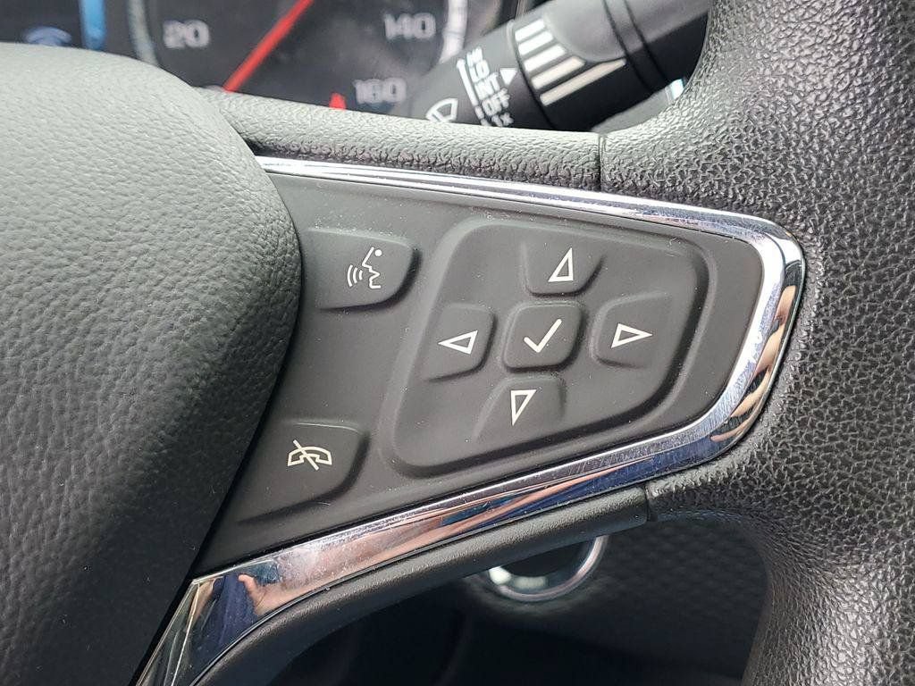 Used 2018 Chevrolet Cruze LT w/ Sun And Sound Package FWD image 11