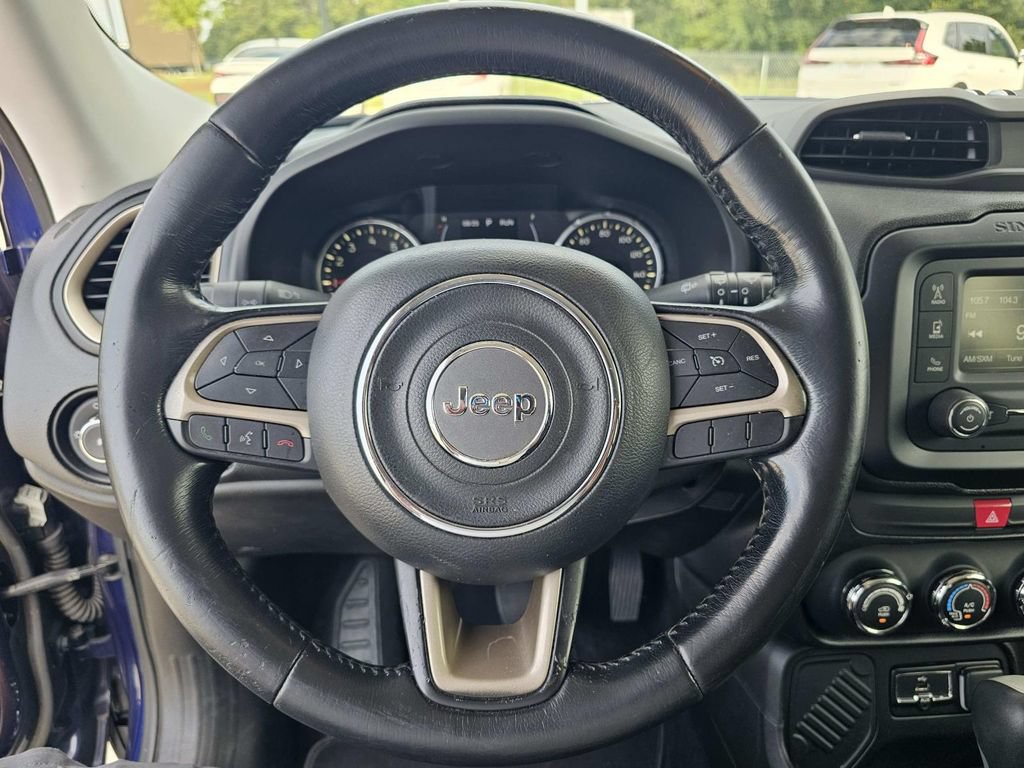 Used 2017 Jeep Renegade Latitude FWD image 26